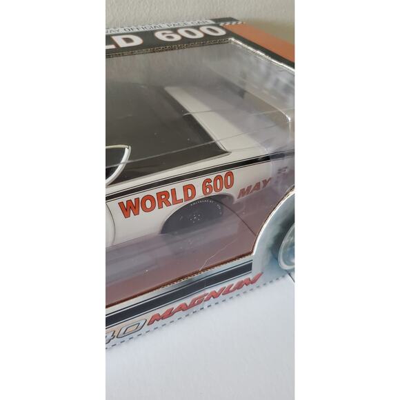 Auto World 1:18 Scale 1971 Dodge Charger R/T 440 Magnum Pace Car NIB - Picture 9 of 9